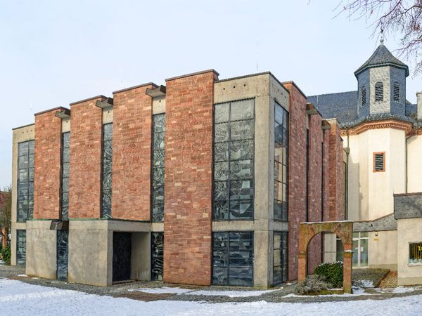 Produktbild: CALVENDO Puzzle Anbau der Kirche St. Dionysius in Kelkheim (Taunus), die auf mehr als 1000 Jahre Geschichte blickt | 1000 Teile Lege-Gr&ouml;&szlig;e 64x48cm Foto-Puzzle f&uuml;r gl&uuml;ckliche Stunden