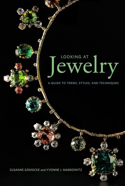 Produktbild: Looking at Jewelry