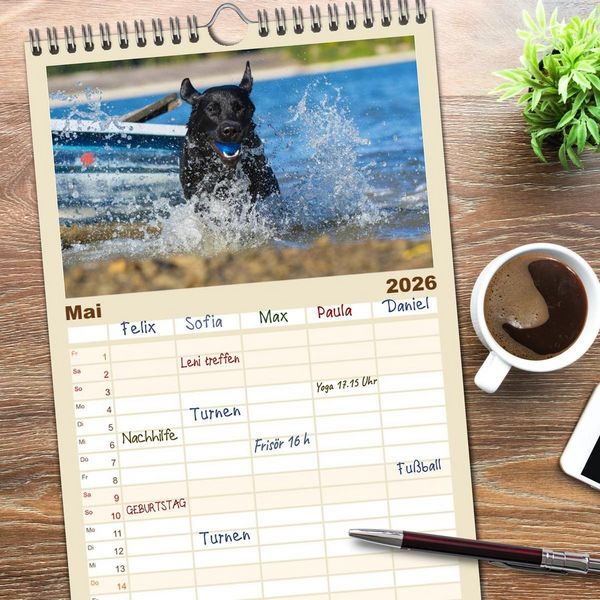 Produktbild: Familienplaner 2026 - Labrador Retriever - Freunde f&uuml;r&acute;s Leben mit 5 Spalten (Wandkalender, 21 x 45 cm) CALVENDO