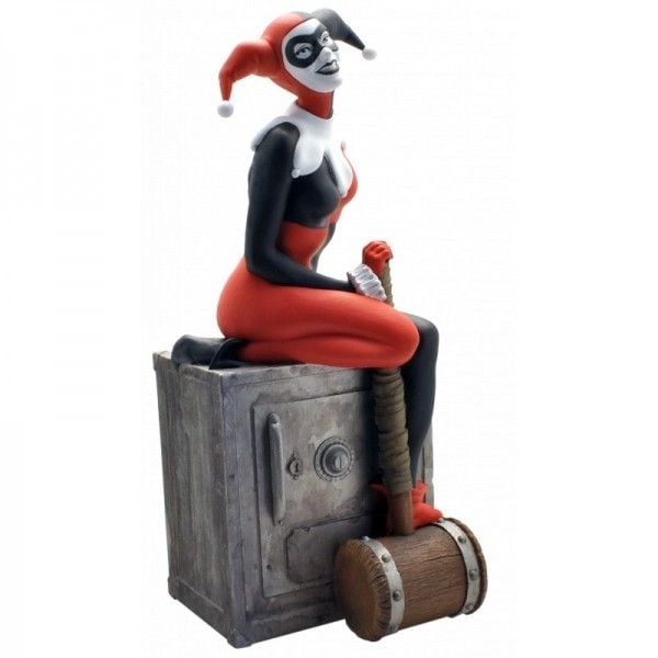 Pegasus PLA80058 - Harley Quinn mit Safe, Sparschwein