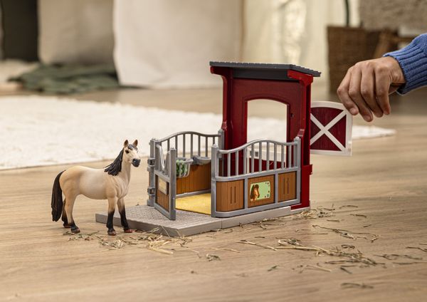 Produktbild: schleich&reg; 42724 Ponybox mit Mustang Stute