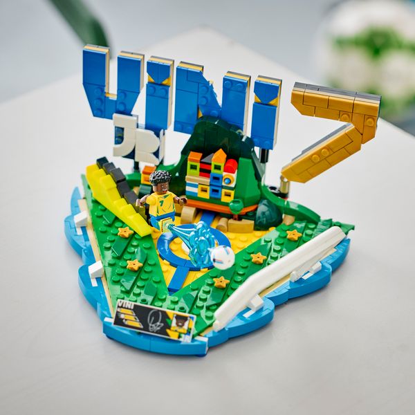 Produktbild: LEGO Editions 43027 Vini Jr., Fu&szlig;ball-Highlights, Fu&szlig;ball-Deko; Bauset f&uuml;r Kinder