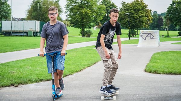 Produktbild: SIX DEGREES Stuntscooter 100 mm blau
