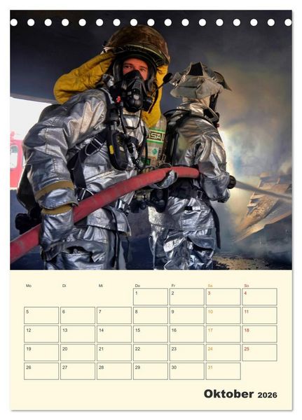 Produktbild: Feuerwehr - Warten auf den n&auml;chsten Einsatz (Tischkalender 2026 DIN A5 hoch), CALVENDO Monatskalender