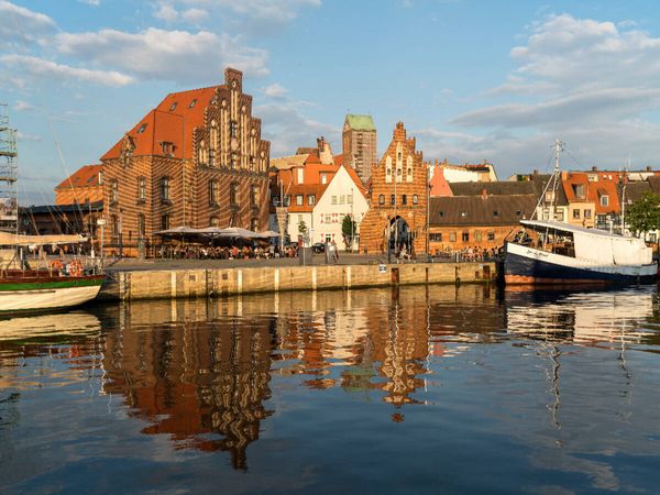 Produktbild: CALVENDO Puzzle Ein Motiv aus dem Kalender Hansestadt Wismar | 1000 Teile Lege-Gr&ouml;&szlig;e 64 &times; 48 cm Foto-Puzzle f&uuml;r gl&uuml;ckliche Stunden