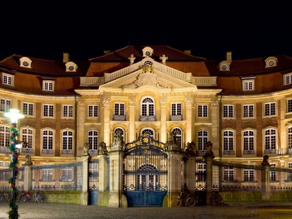Produktbild: CALVENDO Puzzle Der Erbdrostenhof wurde 1753 bis 1757 erbaut. Er ist Teil der Barockinsel an der Salzstra&szlig;e | 1000 Teile Lege-Gr&ouml;&szlig;e 64x48cm Foto-Puzzle f&uuml;r gl&uuml;ckliche Stunden