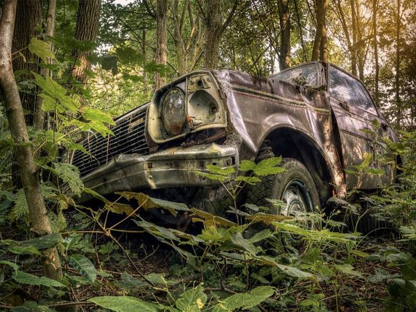 Produktbild: CALVENDO Puzzle Rostlaube - Mazda 323 | 1000 Teile Lege-Gr&ouml;&szlig;e 64x48cm Foto-Puzzle f&uuml;r gl&uuml;ckliche Stunden