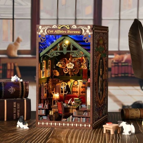 Produktbild: FiguredArt SL09 - DIY Book Nook, Katzenangelegenheiten B&uuml;ro, Puzzle 246 Teile, Miniatur-Diorama