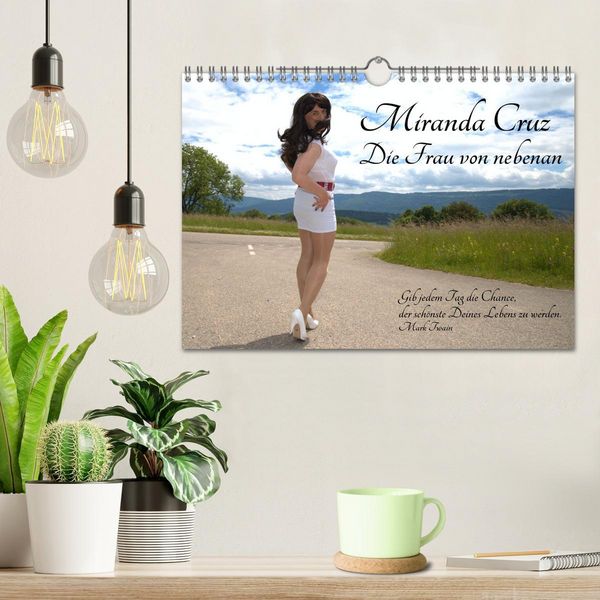 Produktbild: Miranda Cruz - Die Frau von nebenan (Wandkalender 2026 DIN A4 quer), CALVENDO Monatskalender