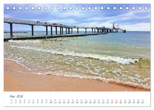 Produktbild: Seebr&uuml;cken an der Ostsee - Aufs Meer laufen und die frische Ostseebrise genie&szlig;en (Tischkalender 2026 DIN A5 quer), CALVENDO Monatskalender