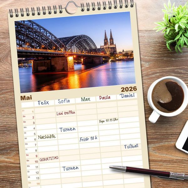 Produktbild: Familienplaner 2026 - Urbane Impressionen: Domstadt K&ouml;ln - Lebensgef&uuml;hl am Rhein mit 5 Spalten (Wandkalender, 21 x 45 cm) CALVENDO