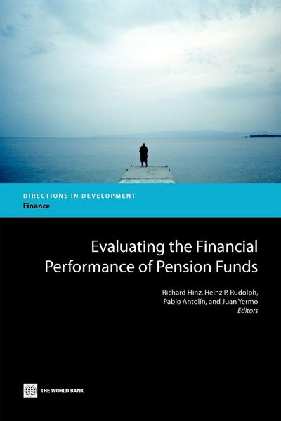 Produktbild: Evaluating the Financial Performance of Pension Funds