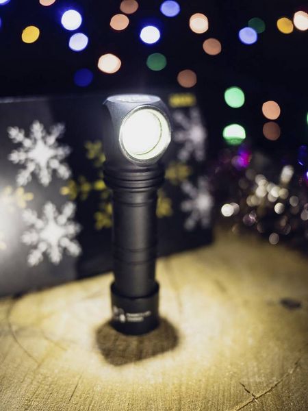 Produktbild: ArmyTek Wizard C2 Pro Magnet White F08701C LED Handlampe mit Magnethalterung akkubetrieben 2500 lm 4800 h 65 g