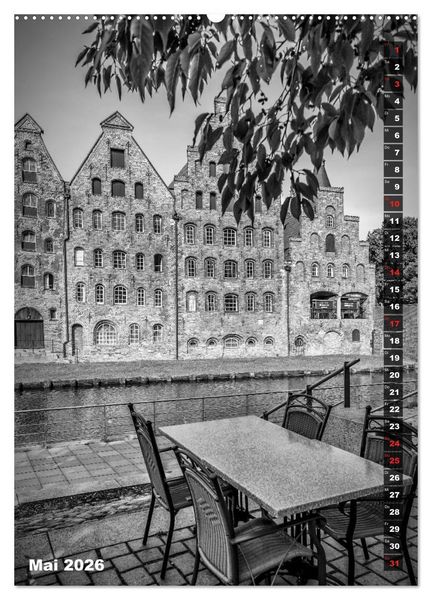 Produktbild: L&Uuml;BECK Monochrome Momente (hochwertiger Premium Wandkalender 2026 DIN A2 hoch), Kunstdruck in Hochglanz