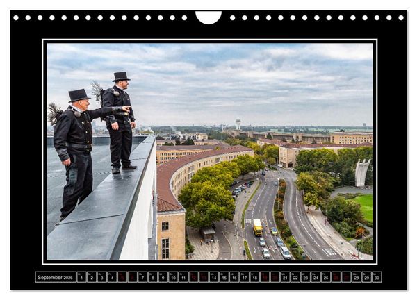 Produktbild: Schornsteinfeger &uuml;ber Berlin - Gl&uuml;ckseligkeit (Wandkalender 2026 DIN A4 quer), CALVENDO Monatskalender