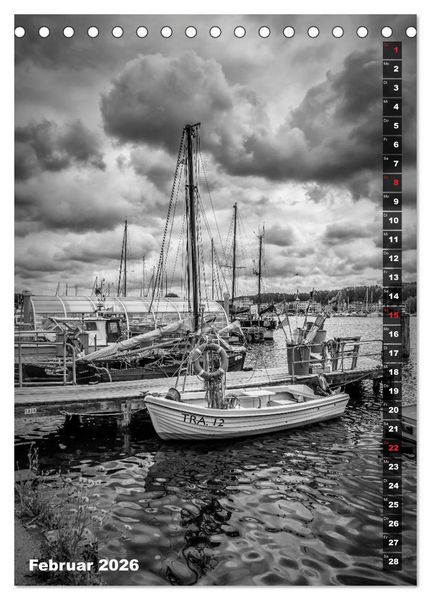 Produktbild: L&Uuml;BECK Monochrome Momente (Tischkalender 2026 DIN A5 hoch), CALVENDO Monatskalender