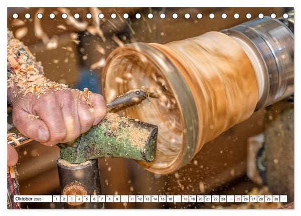 Produktbild: Holz entt&auml;uscht nie (Tischkalender 2026 DIN A5 quer), CALVENDO Monatskalender