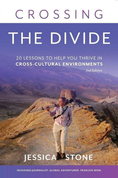 Produktbild: Crossing the Divide, Second Edition
