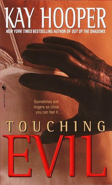 Produktbild: Touching Evil