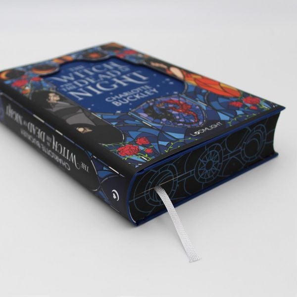 Produktbild: The Flamebearer Trilogy 1: The Witch in the Dead of Night