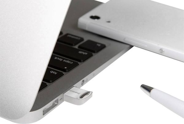 Produktbild: Transcend JetFlash&reg; 710S USB-Stick 128 GB Silber TS128GJF710S USB-A (USB 3.2 Gen 1)
