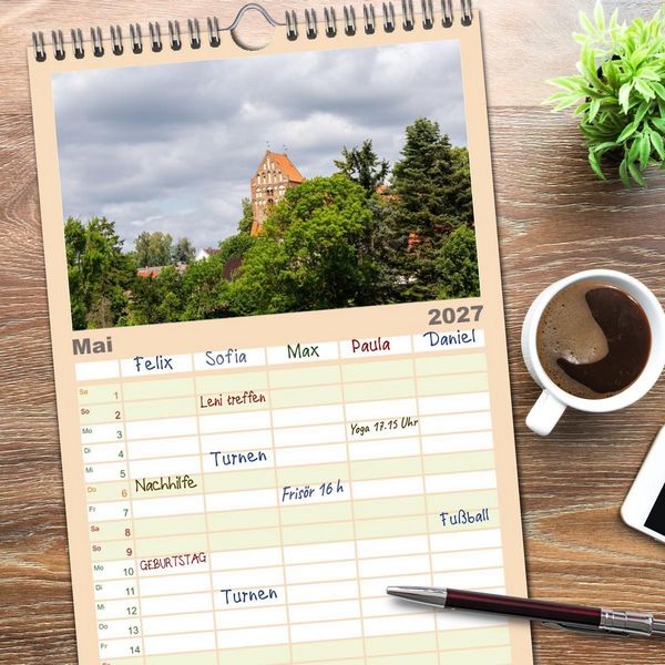 Produktbild: Familienplaner 2027 - Lychen - zwischen Wald und Seen mit 5 Spalten (Wandkalender, 21 x 45 cm) CALVENDO