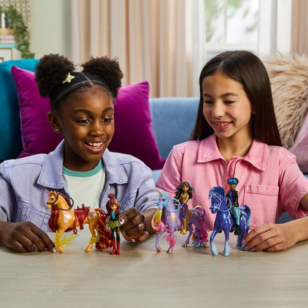 Produktbild: Unicorn Academy - Sophia und Einhorn Wildstar Set, 12 cm Figuren zur Netflix Serie mit Sattel, M&auml;hnen- und Schweifb&uuml;rste & Zubeh&ouml;r, ab 4 J.