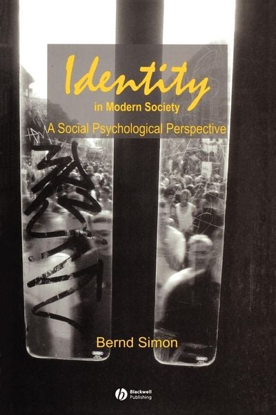 Produktbild: Identity in Modern Society