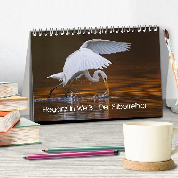 Produktbild: Eleganz in Wei&szlig; - Der Silberreiher (Tischkalender 2026 DIN A5 quer), CALVENDO Monatskalender