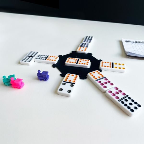 Produktbild: Mexican Train Dominoes