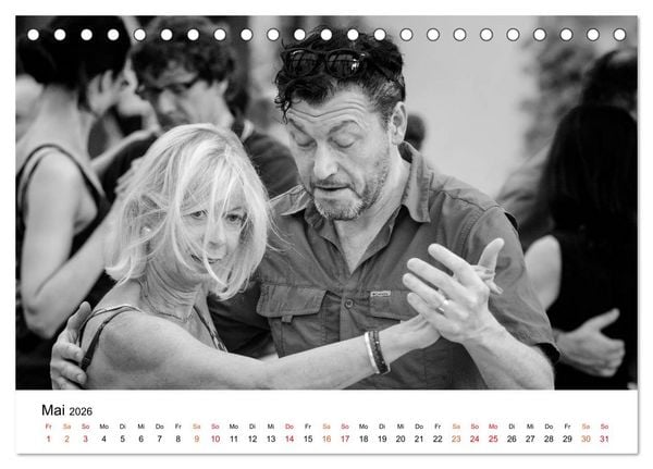 Produktbild: Tango Argentino - Paare beim Tanz auf &ouml;ffentlichen Pl&auml;tzen (Tischkalender 2026 DIN A5 quer), CALVENDO Monatskalender
