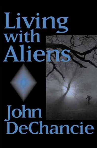 Produktbild: Living with Aliens