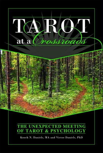 Produktbild: Tarot at a Crossroads