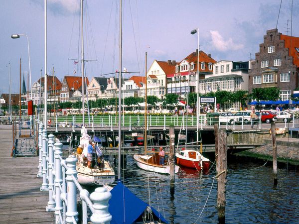 Produktbild: Kaiserbr&uuml;cke mit Ortsansicht Travem&uuml;nde (Puzzle)