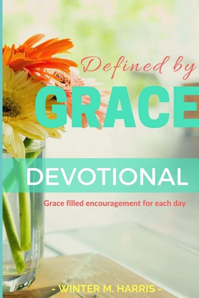 Produktbild: Defined by Grace Devotional