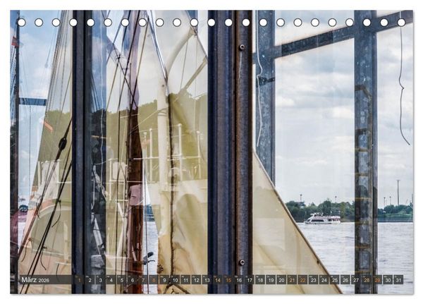 Produktbild: Die Hafenstadt Hamburg im Spiegel (Tischkalender 2026 DIN A5 quer), CALVENDO Monatskalender