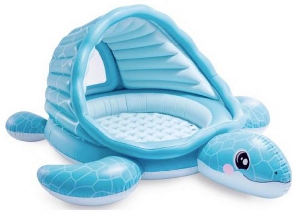 Produktbild: Das Intex &bdquo;Schildkr&ouml;tenhaus Playland&ldquo; bietet mit gro&szlig;em Platz und Sonnendach jede Menge Wasserspa&szlig; f&uuml;r Kinder ab 2 Jahren.