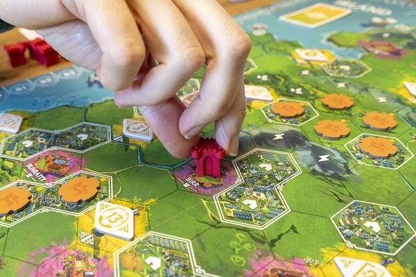 Produktbild: Frosted Games - Rebirth: Aufbruch in eine neue Zeit, Kennerspiel des Jahres 2026