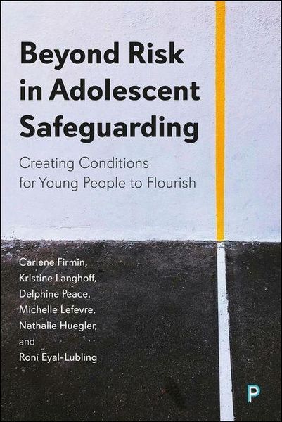 Produktbild: Beyond Risk in Adolescent Safeguarding