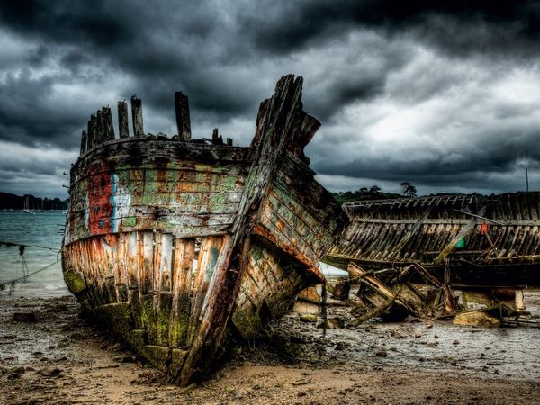 Produktbild: CALVENDO Puzzle Wrack eines Fischereischiffes in der Bretagne | 1000 Teile Lege-Gr&ouml;&szlig;e 64x48cm Foto-Puzzle f&uuml;r gl&uuml;ckliche Stunden