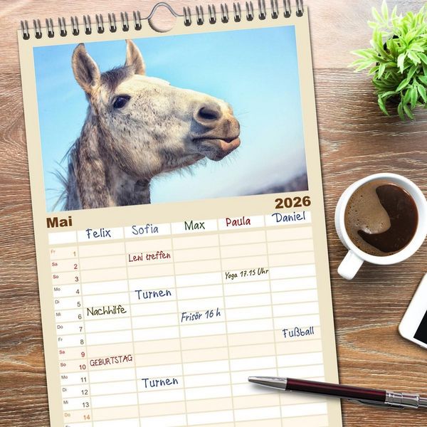 Produktbild: Familienplaner 2026 - Pferde - kraftvolle Eleganz mit 5 Spalten (Wandkalender, 21 x 45 cm) CALVENDO