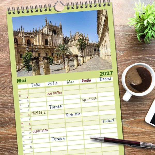 Produktbild: Familienplaner 2027 - Sevilla, eine der sch&ouml;nsten St&auml;dte der Welt mit 5 Spalten (Wandkalender, 21 x 45 cm) CALVENDO