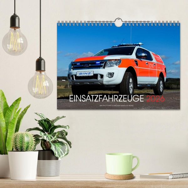 Produktbild: Einsatzfahrzeuge (Wandkalender 2026 DIN A4 quer), CALVENDO Monatskalender