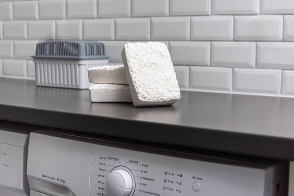 Produktbild: Luftentfeuchter 1 kg Grau, inkl. 3 Nachf&uuml;ller, f&uuml;r R&auml;ume bis 80 m&sup3;