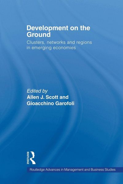 Produktbild: Development on the Ground