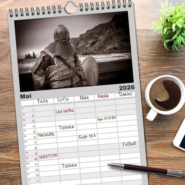 Produktbild: Familienplaner 2026 - Wikinger und Krieger mit 5 Spalten (Wandkalender, 21 x 45 cm) CALVENDO