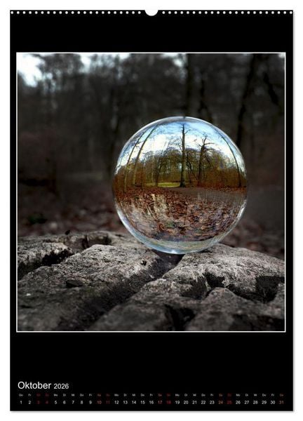 Produktbild: Momente aus Glas &ndash; Glaskugelfotografie (Wandkalender 2026 DIN A2 hoch), CALVENDO Monatskalender