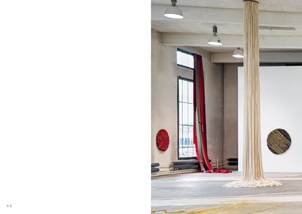 Produktbild: Sheila Hicks. a little bit of a lot of things