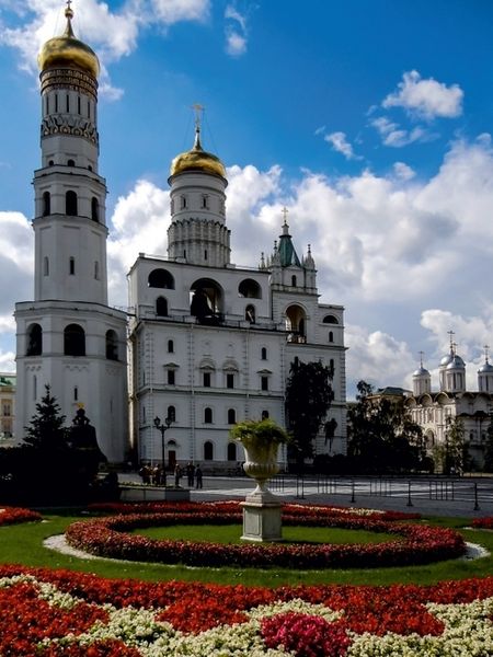 Produktbild: CALVENDO Puzzle Ensemble der Kreml-Glockent&uuml;rme | 1000 Teile Lege-Gr&ouml;&szlig;e 64x48cm Foto-Puzzle f&uuml;r gl&uuml;ckliche Stunden