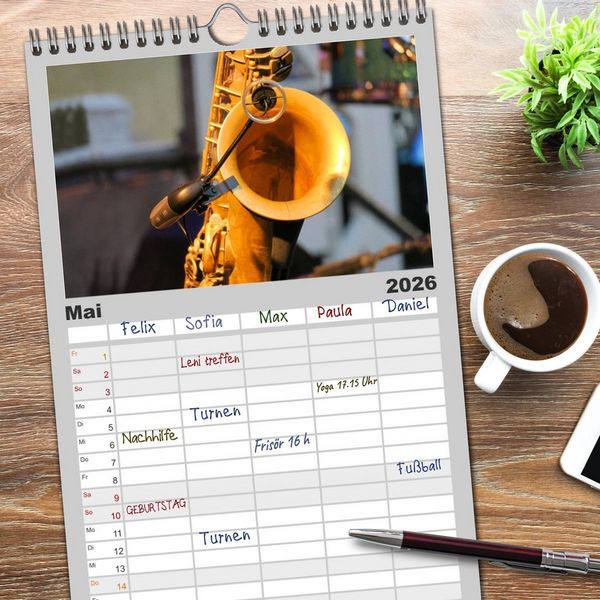 Produktbild: Familienplaner 2026 - SAXOPHON - on stage mit 5 Spalten (Wandkalender, 21 x 45 cm) CALVENDO